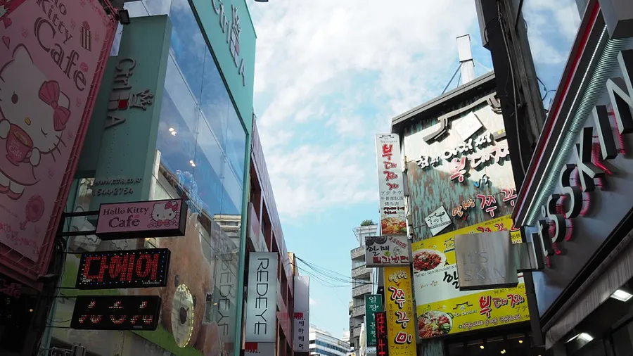 Myeongdong (Photo by Laika ac from Wikimedia Commons)