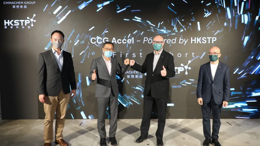 Chinachem Group Executive Director and CEO Donald Choi (2nd from right), Hong Kong Science and Technology Parks Corporation CEO Albert Wong (2nd from left), Chinachem Group Director of Business Transformation and Innovation Damien Wu (1st from right) and Hong Kong Science and Technology Parks Corporation Chief Corporate Development Officer Eugene Hsia (1st from left) announced the launch of “CCG Accel – Powered by HKSTP” accelerator programme.