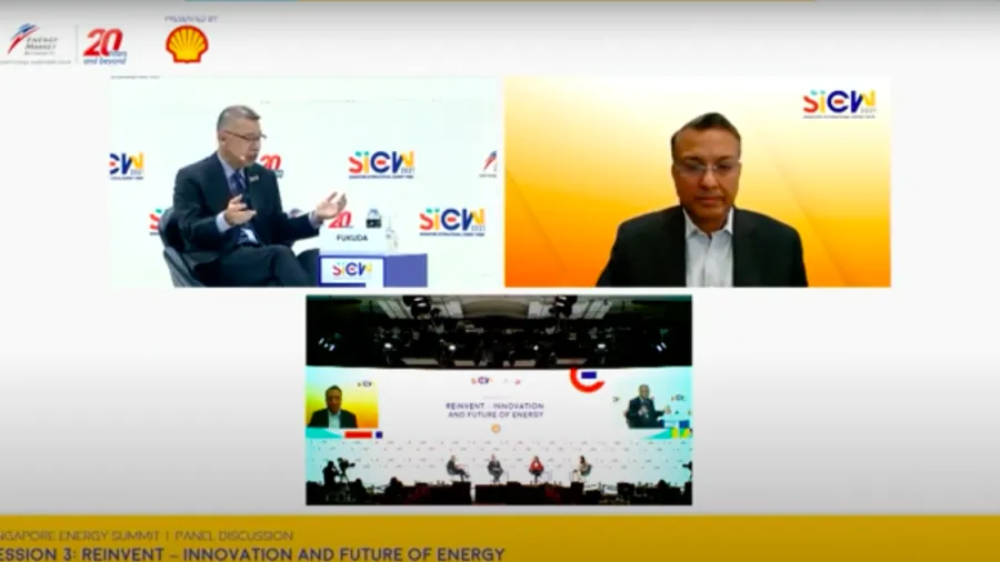 Senoko Energy Chairman Akihiro Fukuda (top left) and ReNew Power CEO Sumant Sinha (top right). Screenshot grabbed from SIEW livestream.