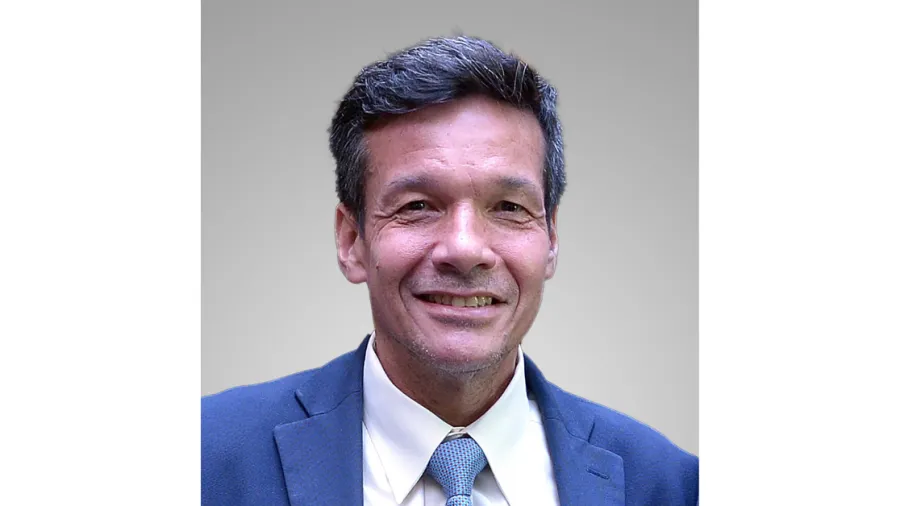 Angus Salim bin Salleh Amran holds the position of Group Treasurer, Head-Global Sales & Markets at RHB Bank Bhd