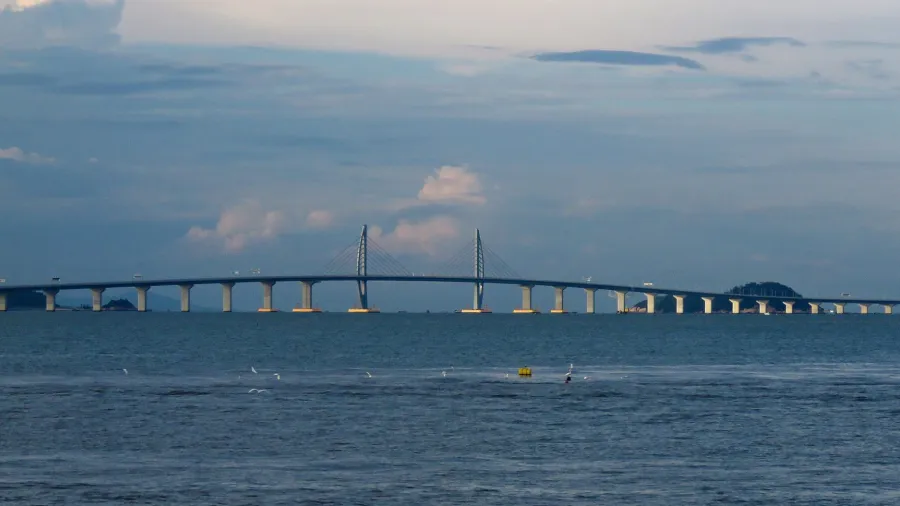 Hong Kong-Zhuhai-Macau Bridge (Photo from Wikimedia Commons).