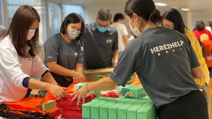 Hongkong Land today announces an injection of HK$15 million into the HOME FUND to support NGOs deliver essential items such as hot meals, food packs, test kits, and anti-pandemic supplies to the underprivileged. Photo from: Hongkong Land