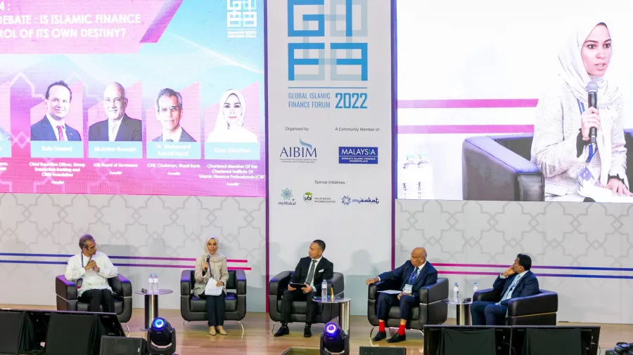 From L to R: Dr. Mohamed Ashraf Iqbal, CPIF, Chairman, Waafi Bank; Alaa Alaabed, Chartered Member of the Chartered Institute of Islamic Finance Professionals; Dr. Imran Lum, Director, Islamic Finance, National Australia Bank (moderator), Mukhtar Hussain, ASB Board of Governors; and Rafe Haneef, Chief Executive Officer, Group Transaction Banking & CIMB Foundation.