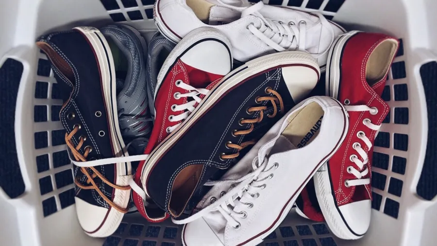 Photo by Pixabay: https://www.pexels.com/photo/chucks-classic-converse-design-267202/