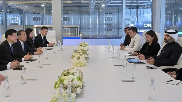 Chief Executive John Lee (first left) meets Saudi Arabian Minister of Communications & Information Technology Abdullah Alswaha (first right) at the LEAP 2023 technology conference in Riyadh, Saudi Arabia. (Photo from news.gov.hk)