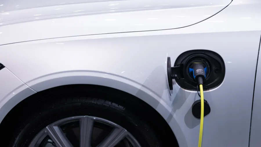 Photo by Rathaphon Nanthapreecha: https://www.pexels.com/photo/white-car-charging-3846205/