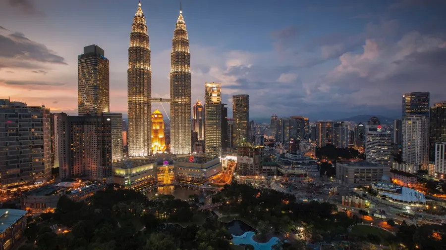 Photo by Zukiman Mohamad: https://www.pexels.com/photo/petronas-tower-kuala-lumpur-malaysia-22804/
