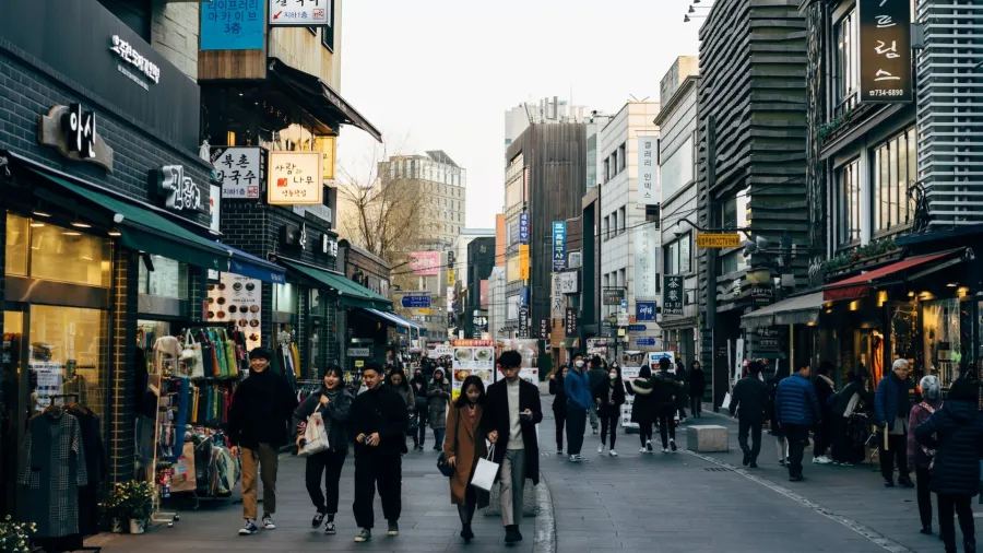 Streets of Seoul, South Korea (Photo by Markus Winkler via Unsplash)