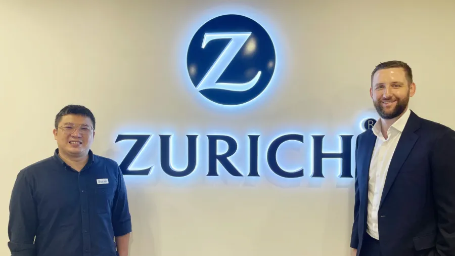 Surer co-founder Derren Teo and Zurich Singapore head of marine Harry Taylor (Photo from Surer)