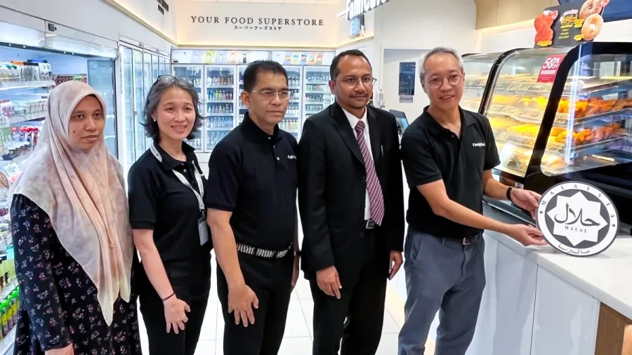 Photo from FamilyMart Malaysia Facebook Page.