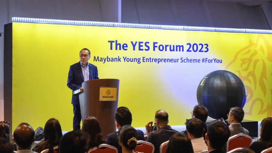 Dr John Lee Hin Hock, Country Chief Executive Officer & CEO, Maybank Singapore, giving his speech at The YES Forum 2023.