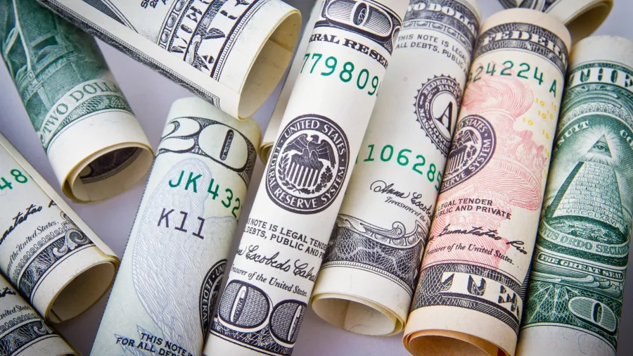 Photo by Pixabay: https://www.pexels.com/photo/rolled-20-u-s-dollar-bill-164527/