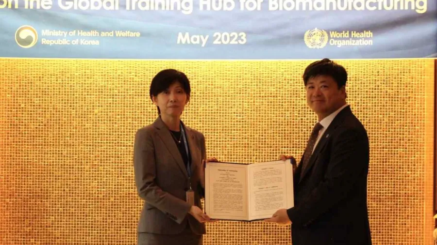 The Korean government and WHO in a MOU signing ceremony in May.