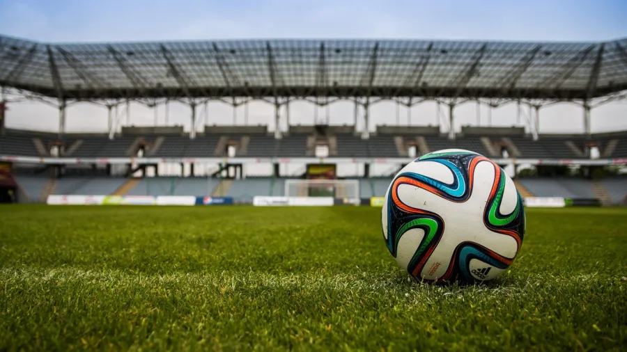 Photo by Pixabay: https://www.pexels.com/photo/soccer-ball-on-grass-field-during-daytime-46798/