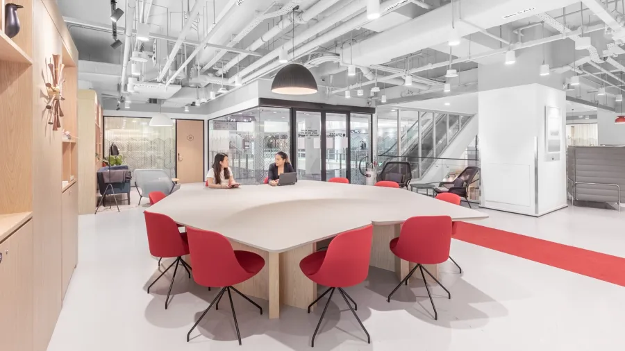 Spaces One Raffles Place 5300 Singapore Community Desk (Photo from IWG)