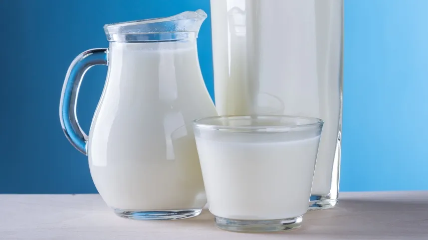 Photo by Pixabay: https://www.pexels.com/photo/close-up-of-milk-against-blue-background-248412/