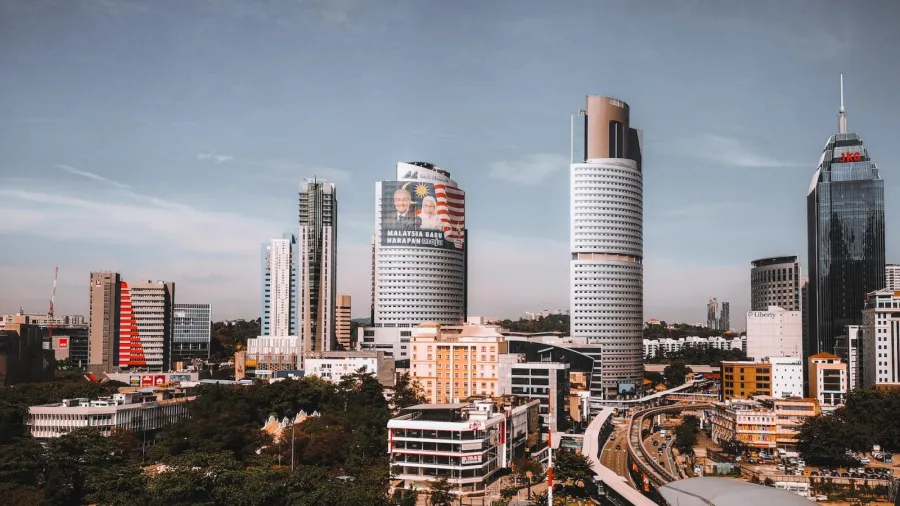Photo by Aniq Danial via Unsplash.