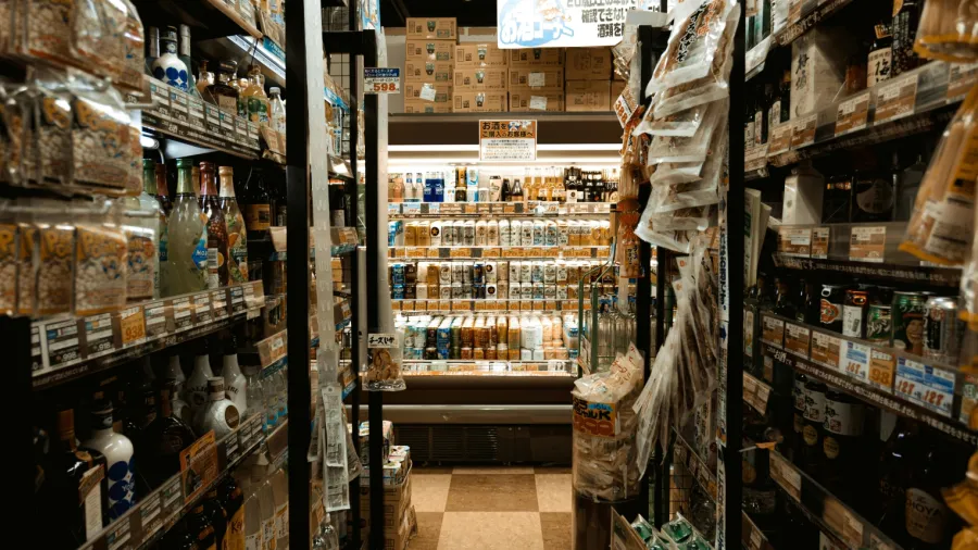 Photo by Aleksandar Pasaric: https://www.pexels.com/photo/photo-of-supermarket-3423860/