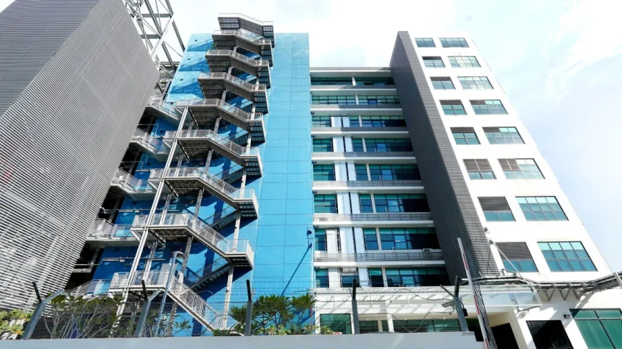 Oneten Paya Lebar