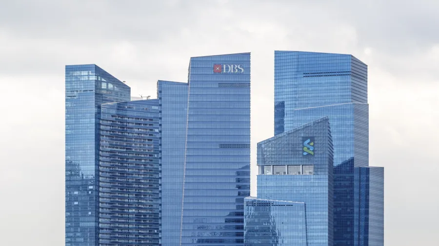 Photo by CEphoto, Uwe Aranas. Source: https://commons.wikimedia.org/wiki/File:Singapore_Marina-Bay-Panorama-04.jpg