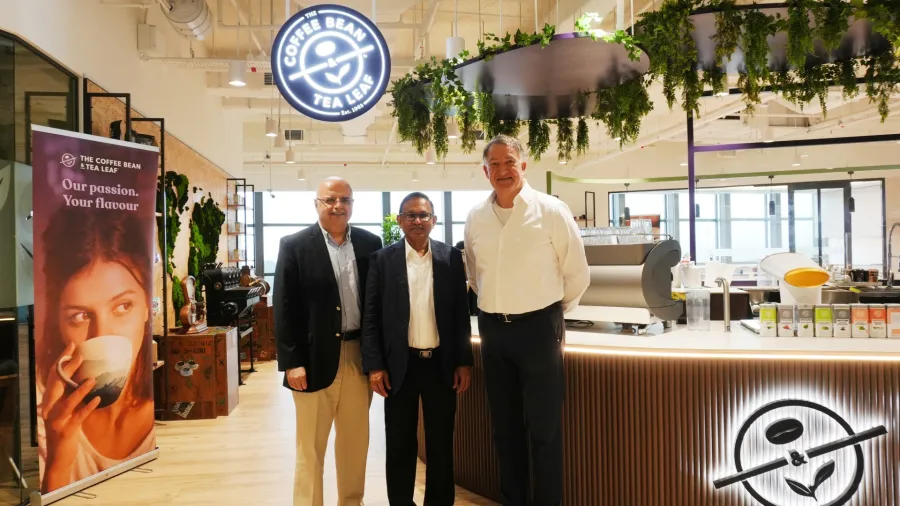 From left: Mr Yousif Abdulghani, Chief Development Officer, CBTL; Mr Hussain Hilmy, CEO, Waterscape Investments; John in de Braekt, CEO, CBTL at The Coffee Bean & Tea Leaf’s global headquarters in Singapore.