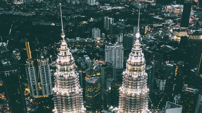 Photo from Izuddin Helmi Adnan on Unsplash
