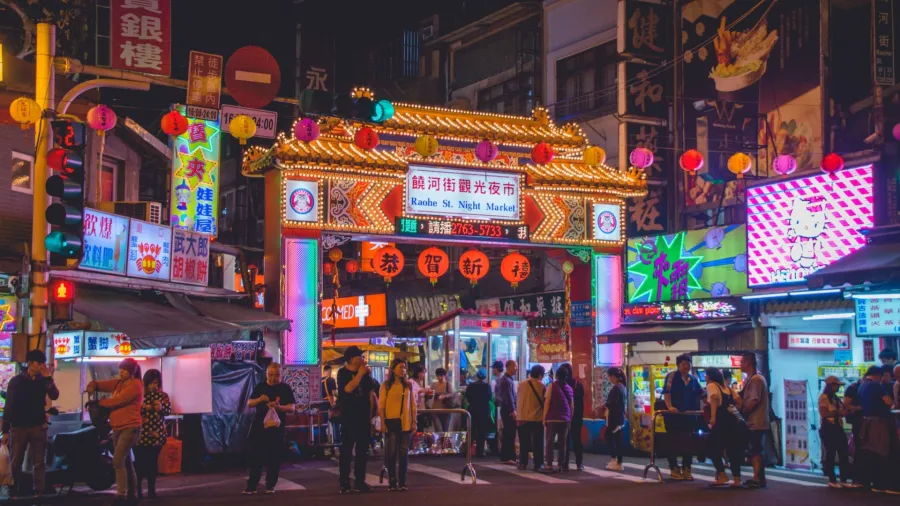 Taiwan's night market. (Photo by Vernon Raineil via Unsplash).