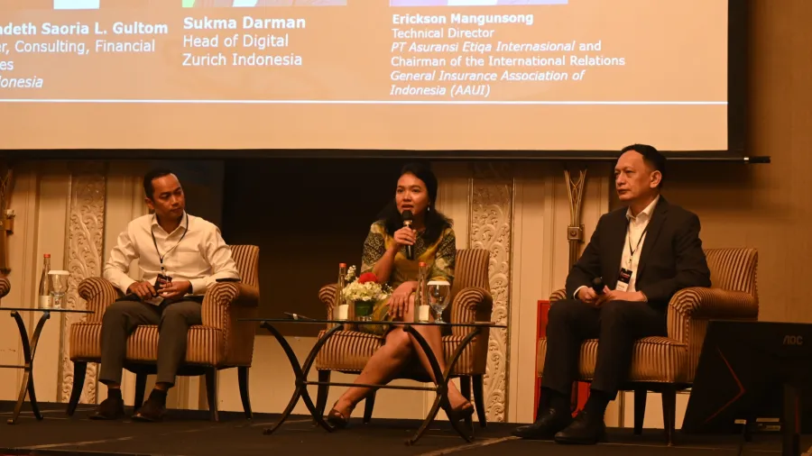 From left to right: Sukma Darman, head of Digital at Zurich Indonesia, Bernadeth Saoria L. Gultom, partner on Consulting and Financial Services at EY Indonesia, and Erickson Mangunsong, technical director at PT Asuransi Etiqa Internasional and chairman of International Relations at the General Insurance Association of Indonesia (AAUI).