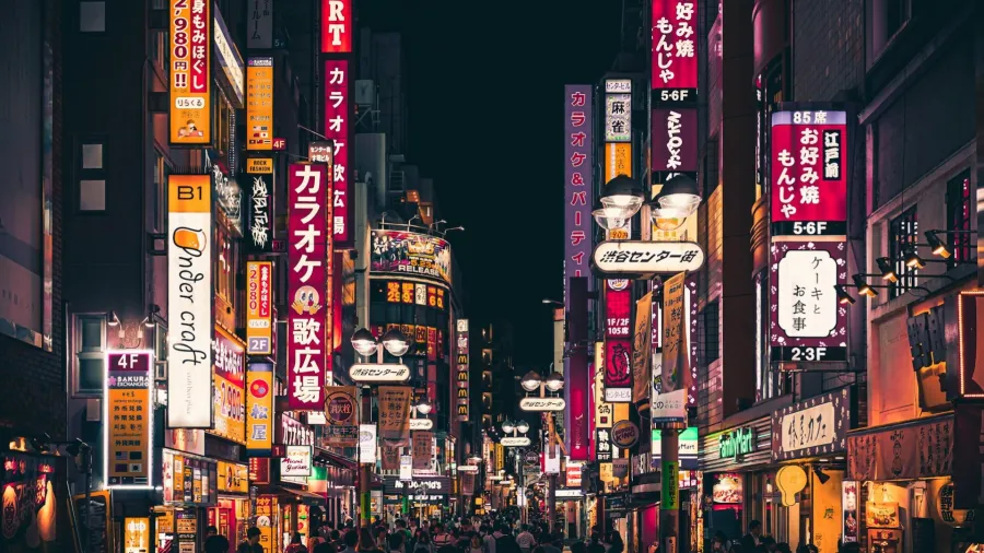A street in Tokyo. Photo by Aleksandar Pasaric via Pexels.