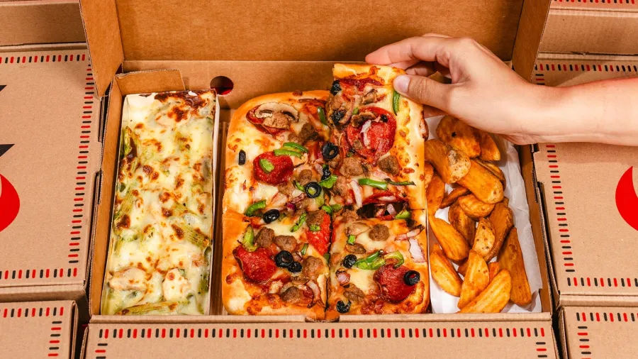 Press photo. /Pizza Hut