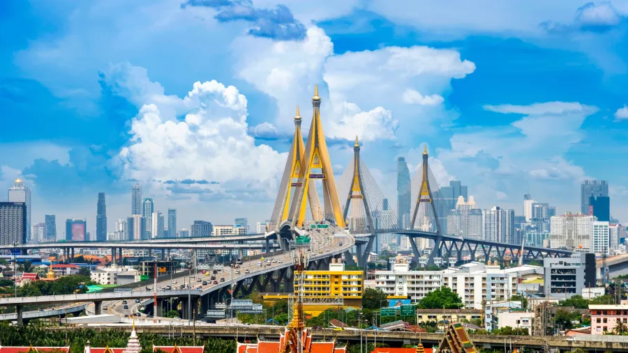 Bangkok, Thailand (tawatchai07 via Freepik).