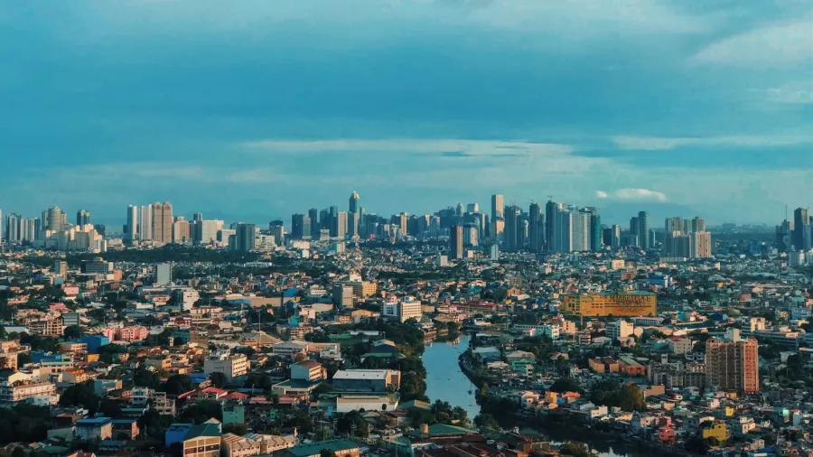 Metro Manila, Philippines (Photo by Alexes Gerard via Unsplash).