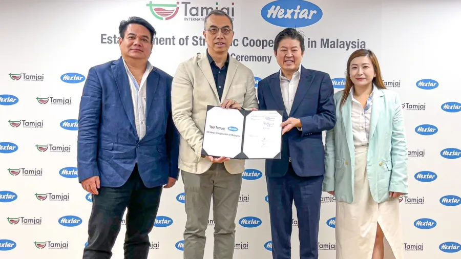 TJI’s Chairman, Executive Director and CEO, Daren Lau, (left 2) enters into an agreement with Hextar Group to expand into Malaysia. /Photo provided