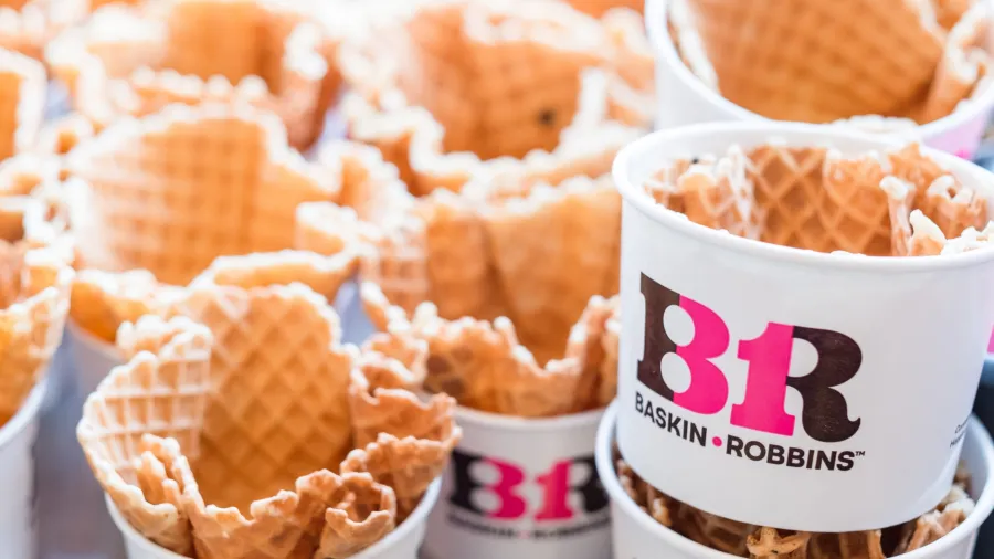Press photo. /Baskin-Robbins