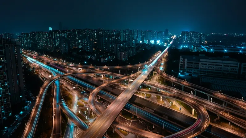 Photo by 邱 严 via Unsplash