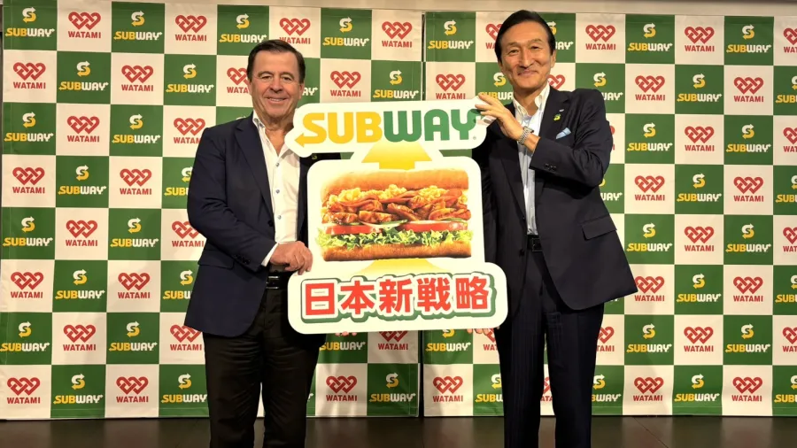 Press photo / From left, Subway CEO John Chidsey, Watami Chairman, President and CEO Miki Watanabe.