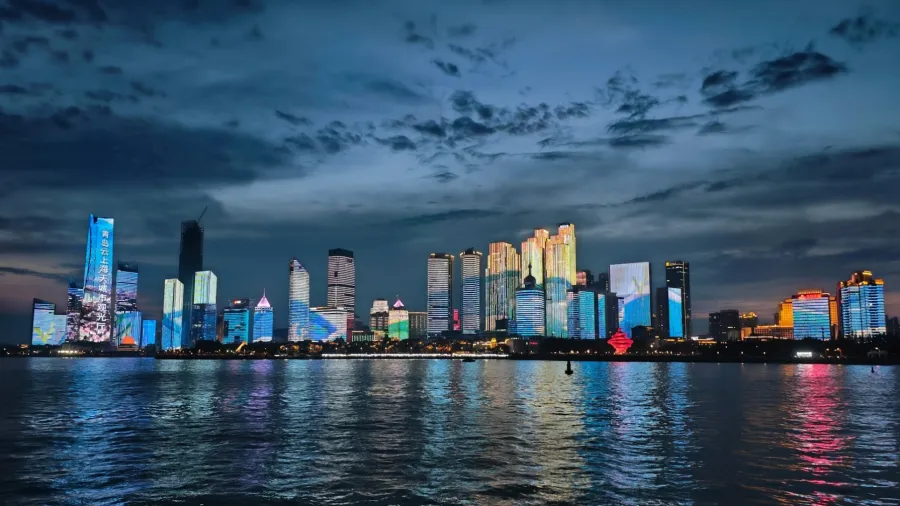 Qingdao, Shandong, China (Photo by 伯谱 曹 via Unsplash).