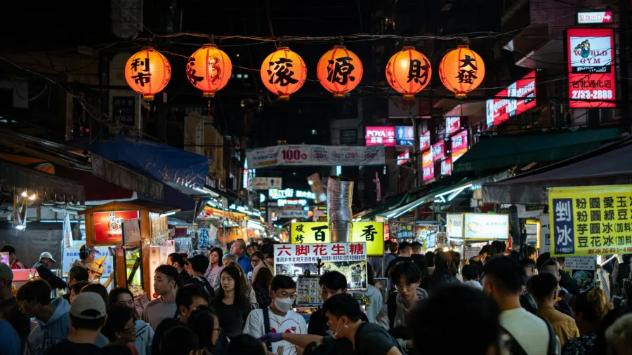 Photo by Daniel Honies via Unsplash.