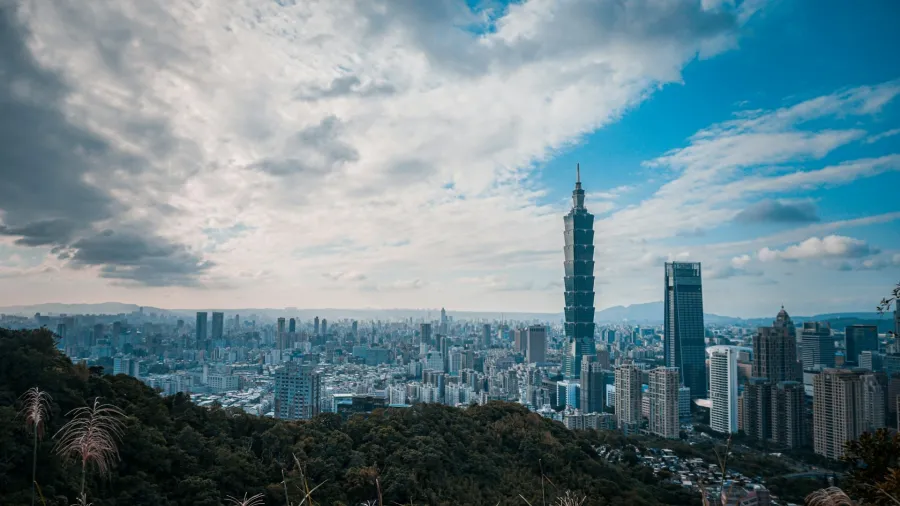 Photo from Lisanto 李奕良 via Unsplash.