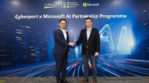 From left to right: Henry Li, Head of Ecosystem Development at Cyberport; Henry Li, Head of Global Partner Solutions at Microsoft Hong Kong / Press photo