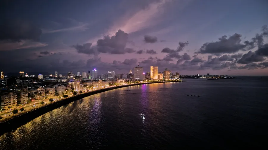 The waterfront at Mumbai, India. Photo by Nishith Parikh via Unsplash.