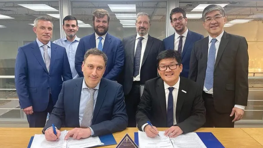 (From left, row 1) Mr Kostas Karathanos, Chief Operating Officer, Gaslog LNG Services, and Mr Alvin Gan, Executive Vice President, Seatrium Repairs & Upgrades. (From left, row 2) Mr Panel Romanowski, Drydock Manager, Mr Kostas Kritikos, Fleet Manager, Mr Lambros Nikolopoulos, Asset & Integrity Manager, Mr Stelios Dimou, Contracts and Procurement Manager, Mr Vassilis Vassiliou, Greek representative and Mr Yam Keng Hong, AVP (Estimating)