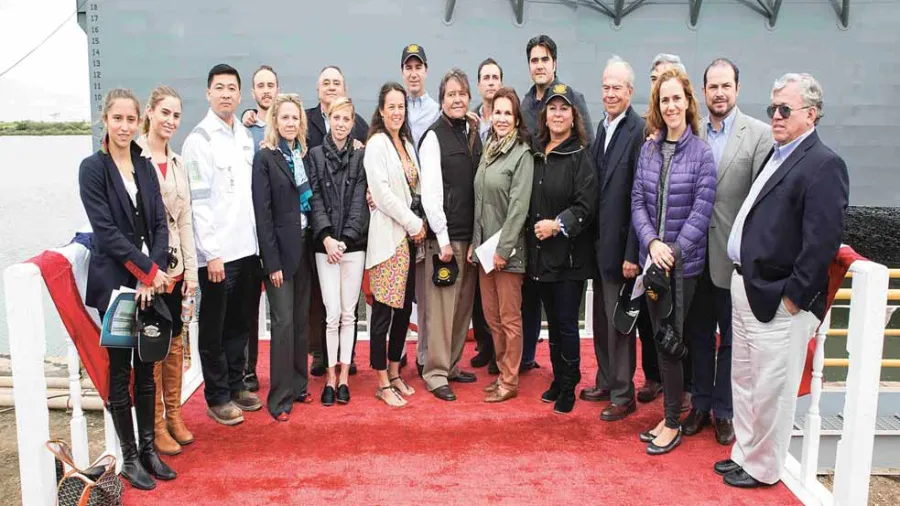 The management teams of Keppel AmFELS and Perforadors Central celebrating the n aming of the rig Coatzacoalcos at Keppel AmFELS) Borwnsville, Texas.