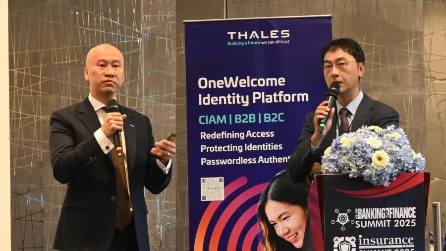 Left: Nguyen Tuan Hong Phuc, a partner at KPMG International Ltd. in the Southeast Asian; Right: Il-Dong Kwon, managing director and a partner at Boston Consulting Group