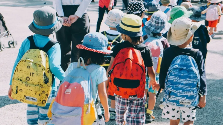 Children in Osaka, Japan (Photo by Note Thanun via Unsplash)