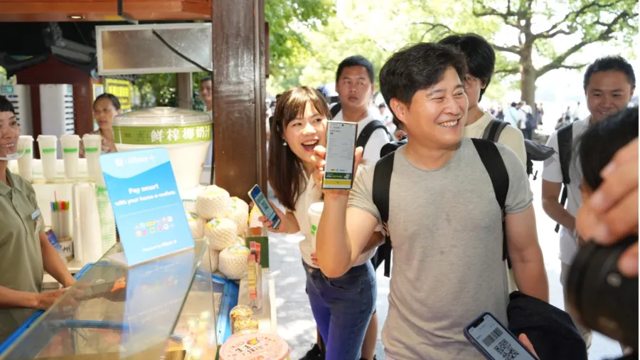 Chief execs of leading international wallets testing seamless payment in China