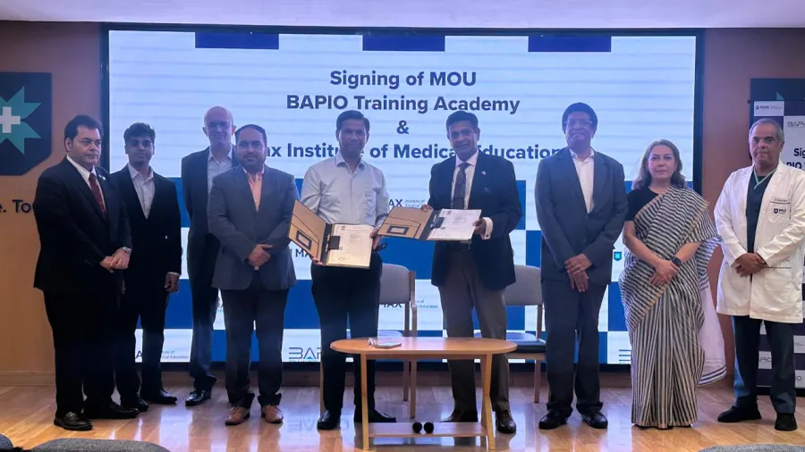 Press photo from Max Healthcare