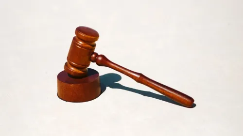 Hong Kong to establish international commercial court