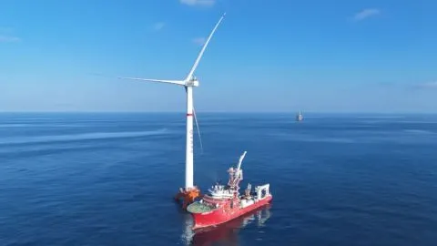 Ming Yang commissions 16-MW floating wind turbine for CNOOC oil field