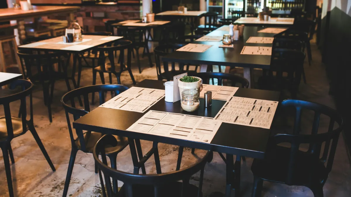 Fast-food rises as restaurant visits drop 6.8% in 2025